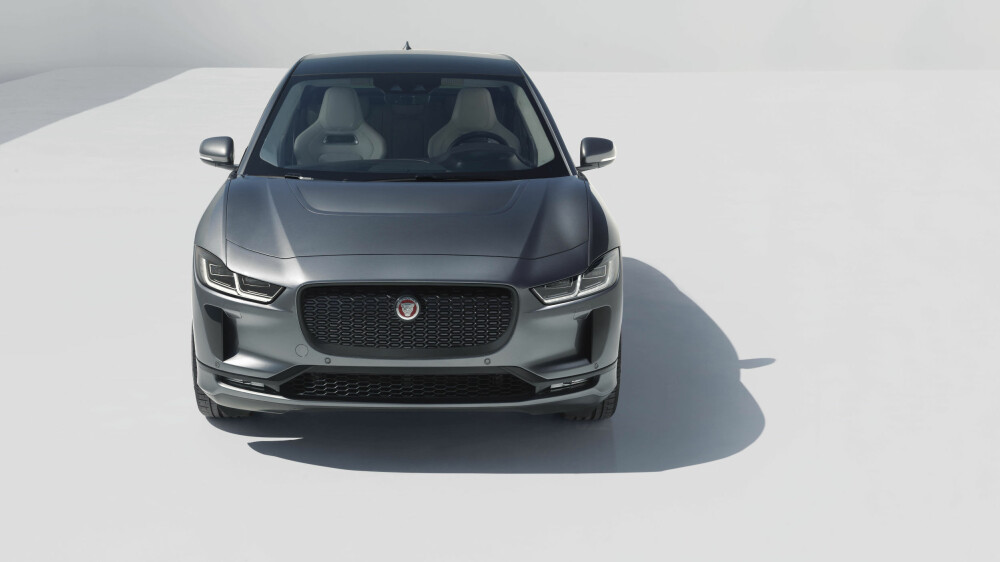 DRØMMEBIL FOR MANGE NORDMENN: Jaguar har annonsert at elbilen I-Pace skal være på veien i løpet av andre halvdel av 2018. Den kommer med firehjulstrekk og en rekkevidde på 48 mil. DRØMMEBIL FOR MANGE NORDMENN: Jaguar har annonsert at elbilen I-Pace skal være på veien i løpet av andre halvdel av 2018. Den kommer med firehjulstrekk og en rekkevidde på 48 mil.