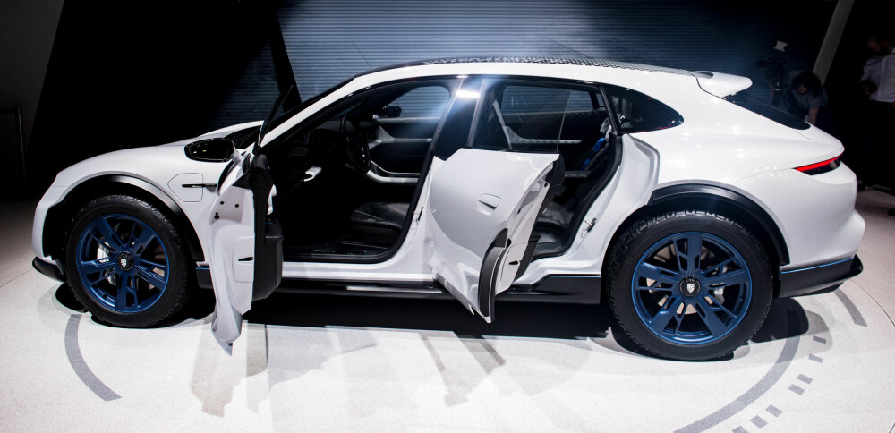 PRIS OG LANSERINGSDATO er ikke avduket for Porsche Mission E Cross Turismo. Men den ser ut som en drømmebil for nordmenn. PRIS OG LANSERINGSDATO er ikke avduket for Porsche Mission E Cross Turismo. Men den ser ut som en drømmebil for nordmenn.