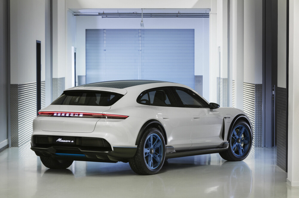 PRIS OG LANSERINGSDATO er ikke avduket for Porsche Mission E Cross Turismo. Men den ser ut som en drømmebil for nordmenn. PRIS OG LANSERINGSDATO er ikke avduket for Porsche Mission E Cross Turismo. Men den ser ut som en drømmebil for nordmenn.