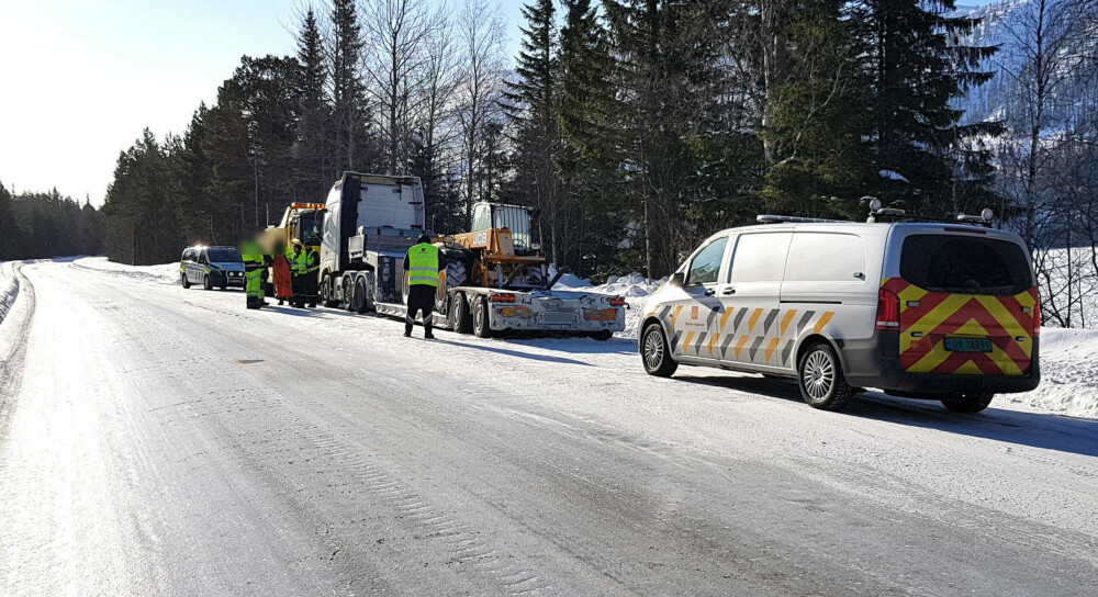 Her står den ene «bergingsbilen», som fikk bruksforbud av Statens vegvesen. Her står den ene «bergingsbilen», som fikk bruksforbud av Statens vegvesen.