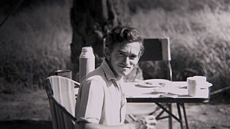 OPPDRAG I JUNGELEN: Natufotograf og baron Hugo van Lawick ble sendt til Tanzania for å bistå Goodall. OPPDRAG I JUNGELEN: Natufotograf og baron Hugo van Lawick ble sendt til Tanzania for å bistå Goodall.
