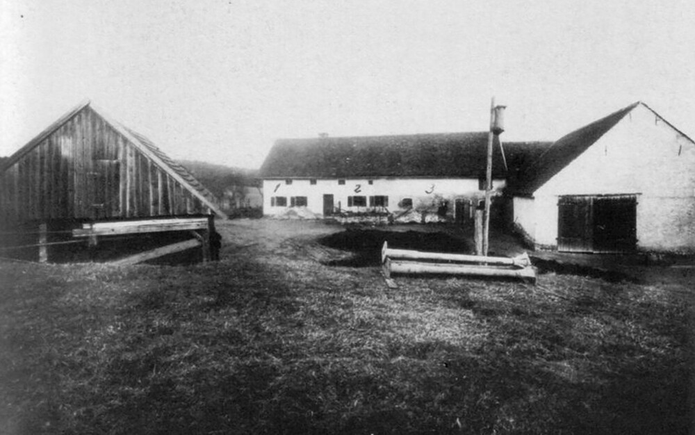 HINTERKAIFECK: Bilde av gården hvor en familie blir hakket i hjel i 1922. Saken er fortsatt uløst. HINTERKAIFECK: Bilde av gården hvor en familie blir hakket i hjel i 1922. Saken er fortsatt uløst.