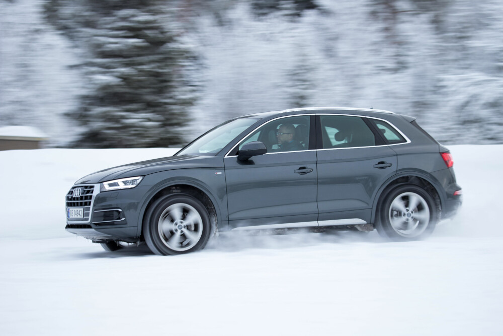 NETTERE: Audi Q5 har mye mer crossoverpreg over seg enn X3. Linjene er mykere over hele bilen NETTERE: Audi Q5 har mye mer crossoverpreg over seg enn X3. Linjene er mykere over hele bilen