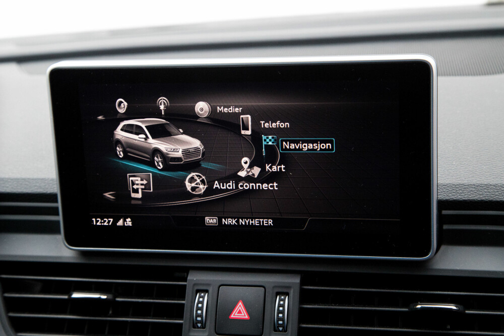INTET PEK: Mange merker går over til pekeskjerm. Audi holder på at skjermen skal betjenes fra ei dreiemus mellom forsetene. INTET PEK: Mange merker går over til pekeskjerm. Audi holder på at skjermen skal betjenes fra ei dreiemus mellom forsetene.
