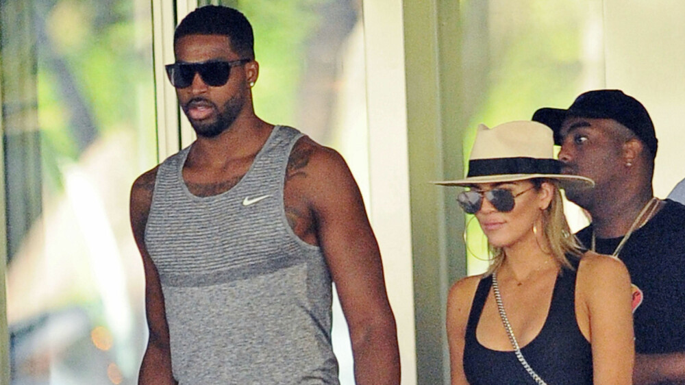 VENTER EN JENTE: Khloe Kardashian venter en liten jente når som helst med kjæresten Tristan Thompson. Basketspileren har fått mye oppmerksomhet i internasjonale medier etter at han skal ha blitt sett med en annen kvinne på nattklubb. VENTER EN JENTE: Khloe Kardashian venter en liten jente når som helst med kjæresten Tristan Thompson. Basketspileren har fått mye oppmerksomhet i internasjonale medier etter at han skal ha blitt sett med en annen kvinne på nattklubb.