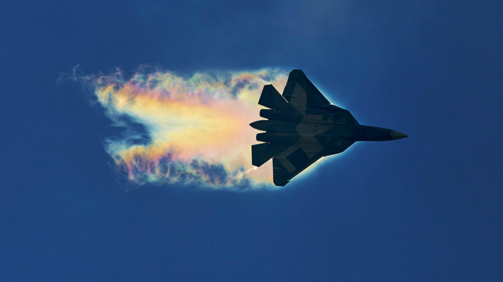 SUKHOI SU-57: Russlands 5. generasjons kampfly kjappere og dødeligere enn sine forgjengere. Og – kanskje viktigst – nær usynlig. SUKHOI SU-57: Russlands 5. generasjons kampfly kjappere og dødeligere enn sine forgjengere. Og – kanskje viktigst – nær usynlig.