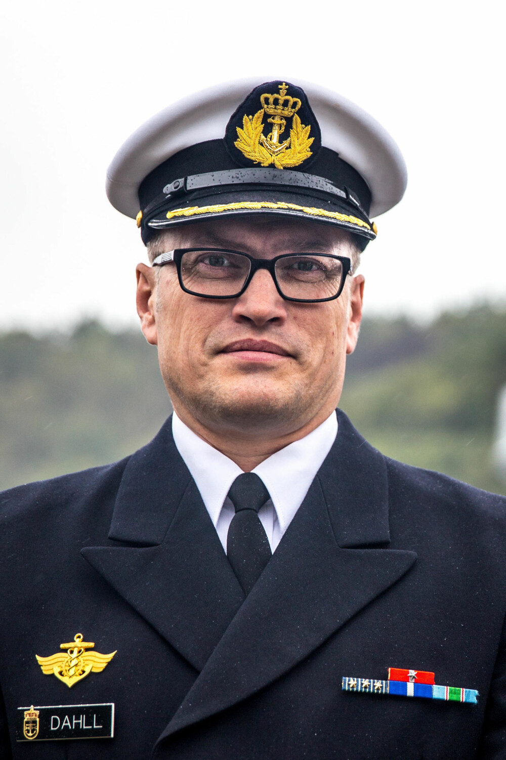 SKIPSSJEF på KNM Maud, kommandørkaptein Thorvald Dahll. SKIPSSJEF på KNM Maud, kommandørkaptein Thorvald Dahll.