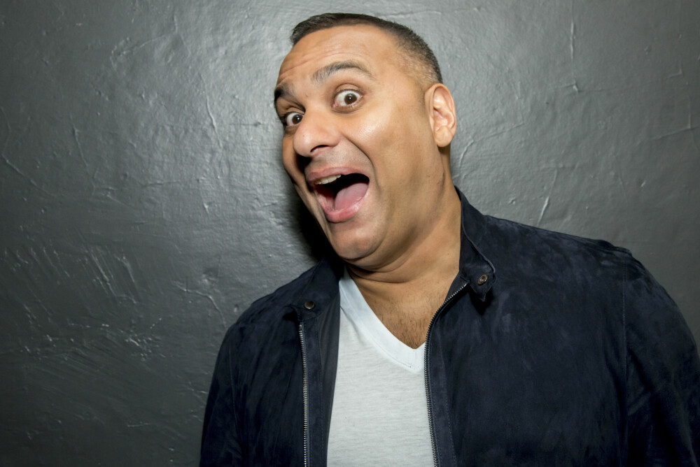 POPULÆR FYR: Russell Peters er en populær komiker og blant verdens mesttjenende i sitt yrke. I mai opptrer han i Norge POPULÆR FYR: Russell Peters er en populær komiker og blant verdens mesttjenende i sitt yrke. I mai opptrer han i Norge