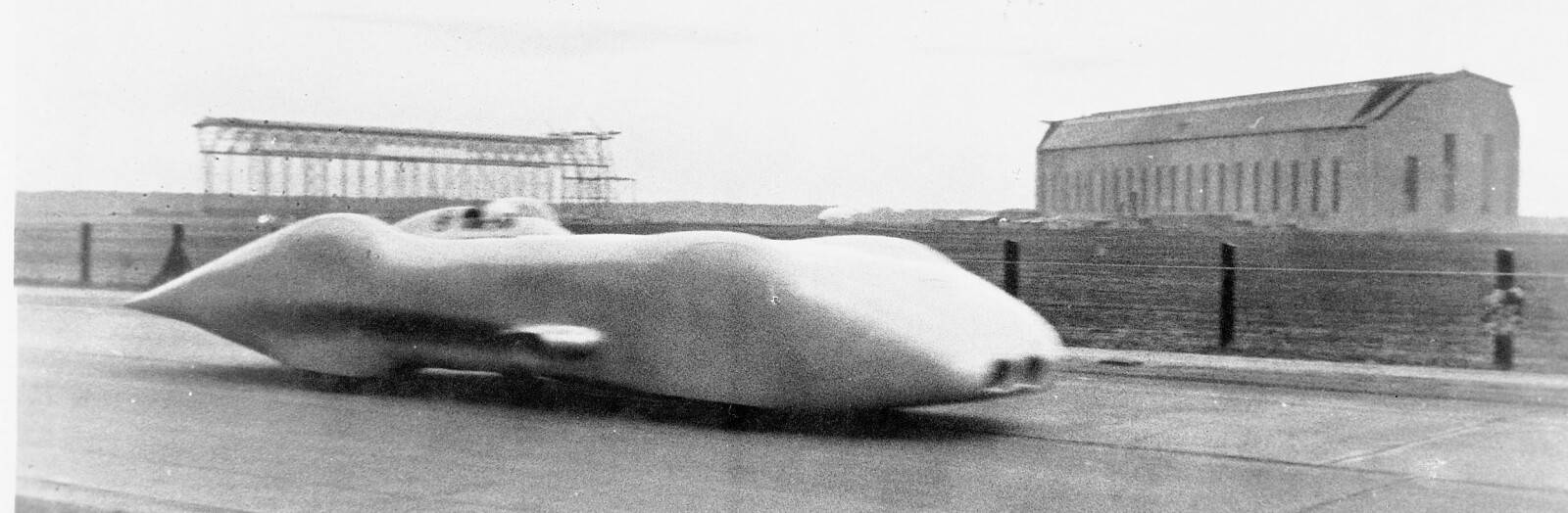 <b>FLYING START:</b> Caricciola på vei mot rekordfart på Autobahn mellom Frankfurt am Main og Darmstadt. <b>FLYING START:</b> Caricciola på vei mot rekordfart på Autobahn mellom Frankfurt am Main og Darmstadt.