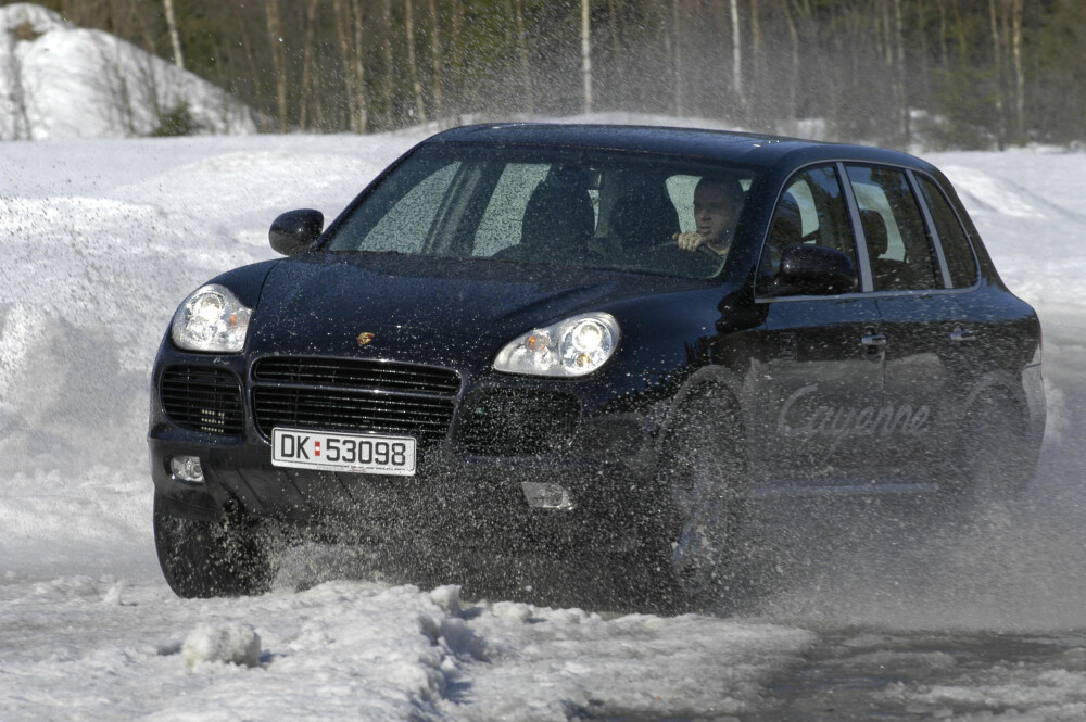 15 ÅR SIDEN: Vi Menn Bils Øyvind Jakobsen gjør sine første erfaringer med Porsche Cayenne Turbo. Det smakte. 15 ÅR SIDEN: Vi Menn Bils Øyvind Jakobsen gjør sine første erfaringer med Porsche Cayenne Turbo. Det smakte.