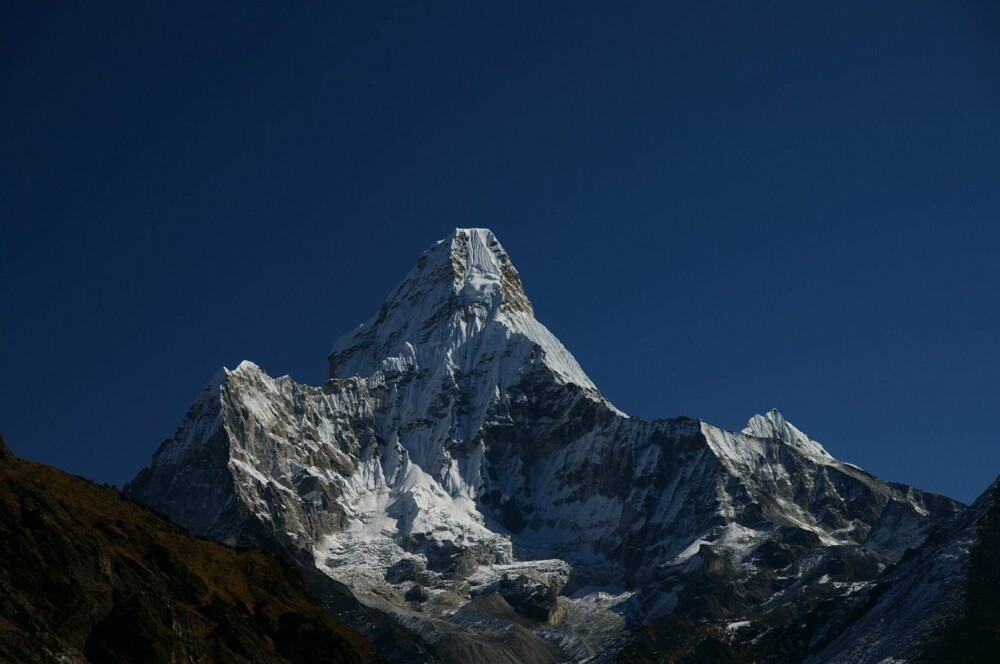 HOLDT PÅ Å GÅ GALT: I 2015 besteg Elisa AMA Dablam (6812 moh.) i Nepal. Det holdt på å gå helt galt. Hun dro med et forkjølelsesvirus og gikk opp for fort, ble rammet av høydesyke og lå praktisk talt for døden. Uvær kan ha reddet livet hennes. HOLDT PÅ Å GÅ GALT: I 2015 besteg Elisa AMA Dablam (6812 moh.) i Nepal. Det holdt på å gå helt galt. Hun dro med et forkjølelsesvirus og gikk opp for fort, ble rammet av høydesyke og lå praktisk talt for døden. Uvær kan ha reddet livet hennes.