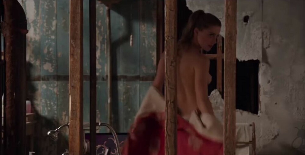 KRANGLER OM NAKENHET: Skuespiller Amber Heard skal ha gått til søksmål mot produsentene av filmen «London Fields». Hun mener produsentene har puttet inn nakenscener utført av en dobbeltgjenger som utgir seg for å være henne. KRANGLER OM NAKENHET: Skuespiller Amber Heard skal ha gått til søksmål mot produsentene av filmen «London Fields». Hun mener produsentene har puttet inn nakenscener utført av en dobbeltgjenger som utgir seg for å være henne.