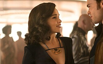 SLÅR FRA SEG: Emilia Clarke er nesten like tøff i «Solo: A Star Wars Story» som hun er «Game of Thrones», dog minus den blonde parykken. SLÅR FRA SEG: Emilia Clarke er nesten like tøff i «Solo: A Star Wars Story» som hun er «Game of Thrones», dog minus den blonde parykken.