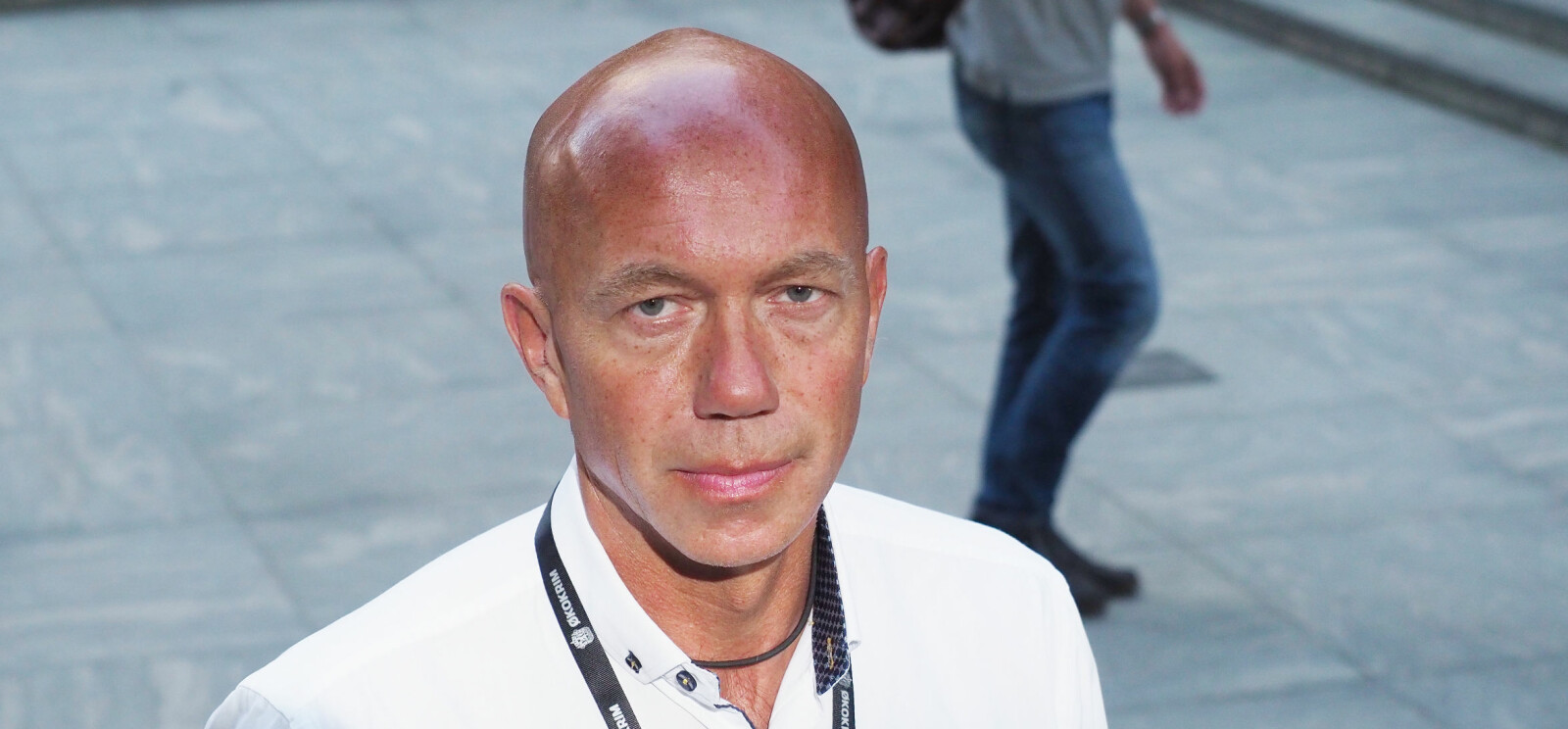 <b>KJEMPET MOT MENNESKEHANDEL: </b>Politioverbetjent Terje Nordtveit har i en årrekke jobbet med menneskehandelsaker på Kripos- Nå er han i ØKOKRIM. Internasjonal ekspertise anbefaler ikke at man skal jobbe med menneskehandel mer enn i 4 til 5 år. Så tøft er det.
– Men jeg er fortsatt engasjert i feltet, sier Nordtveit. <b>KJEMPET MOT MENNESKEHANDEL: </b>Politioverbetjent Terje Nordtveit har i en årrekke jobbet med menneskehandelsaker på Kripos- Nå er han i ØKOKRIM. Internasjonal ekspertise anbefaler ikke at man skal jobbe med menneskehandel mer enn i 4 til 5 år. Så tøft er det.
– Men jeg er fortsatt engasjert i feltet, sier Nordtveit.