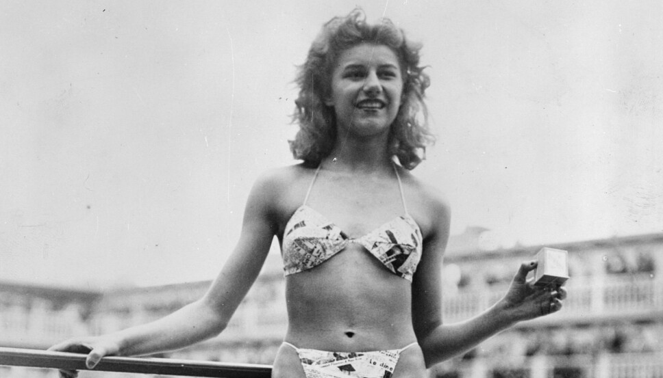 <b>BIKINI ER STADIG POPULÆRT:</b> Bikini ble et vanlig synlig på stranden først etter 1946, da klesdesigneren Louis Reard avduket det dristige plagget den 5. juli. Datoen er i dag kjent som «bikinidagen». <b>BIKINI ER STADIG POPULÆRT:</b> Bikini ble et vanlig synlig på stranden først etter 1946, da klesdesigneren Louis Reard avduket det dristige plagget den 5. juli. Datoen er i dag kjent som «bikinidagen».