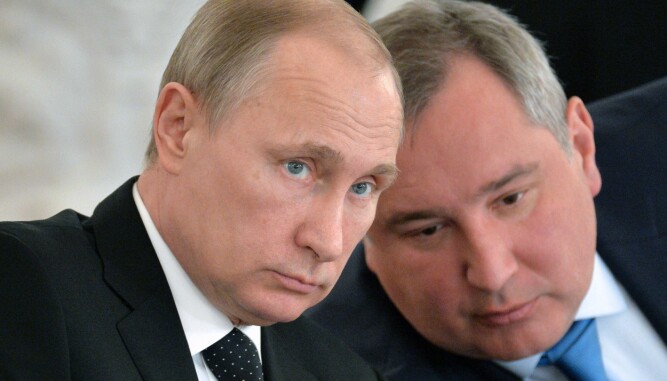 <b>PROVOKATØR: </b>Visestatsminister Dmitrij Rogozin (t.h.) landet på Svalbard og provoserte utenriksminister Børge Brende. <b>PROVOKATØR: </b>Visestatsminister Dmitrij Rogozin (t.h.) landet på Svalbard og provoserte utenriksminister Børge Brende.