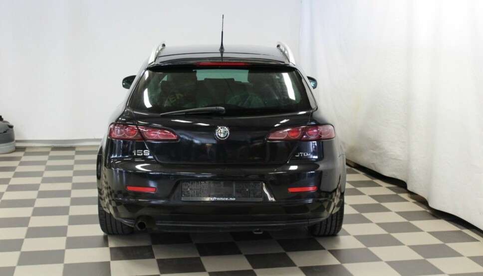 <b>EKSTRA SJARM OG SÆRPREG:</b> Alfa Romeo kan være et godt alternativ til tysk status. <b>EKSTRA SJARM OG SÆRPREG:</b> Alfa Romeo kan være et godt alternativ til tysk status.