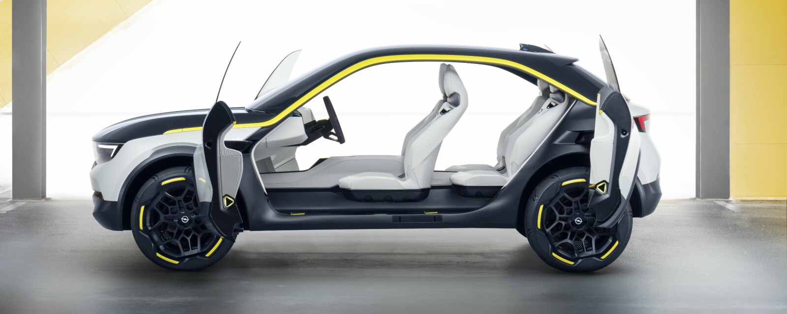 <b>OPEL GT X EXPERIMENTAL: </b>Slik presenterer Opel designretningen for sin nye elbil. <b>OPEL GT X EXPERIMENTAL: </b>Slik presenterer Opel designretningen for sin nye elbil.