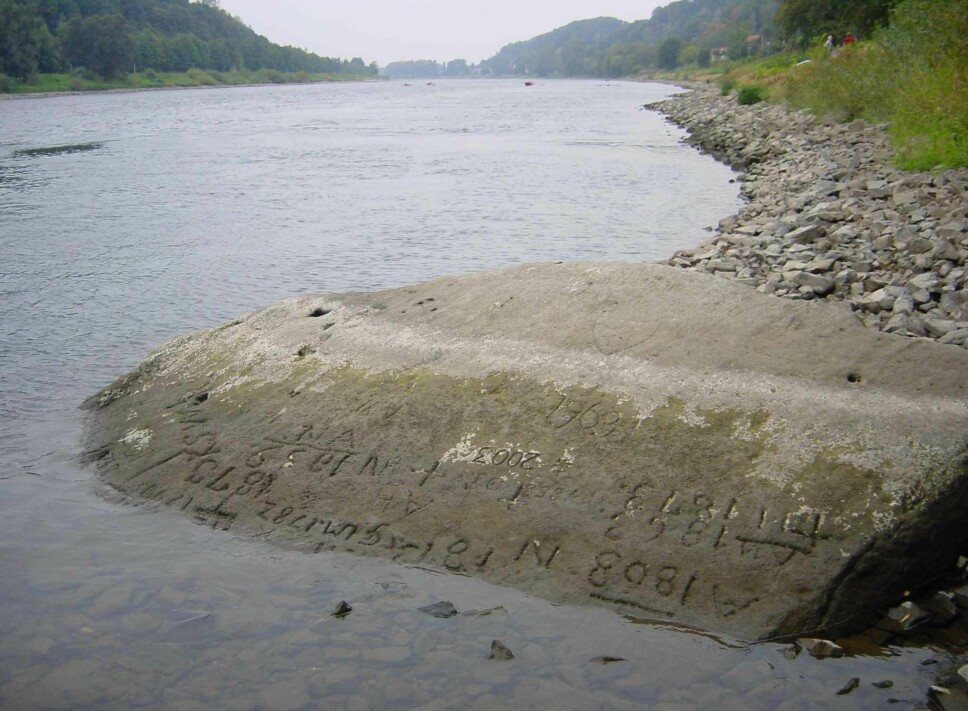 <b>FLERE HUNGERSTEINER: </b>En annen hungerstein langs Elben som markerer vannstanden under flere perioder med tørke. <b>FLERE HUNGERSTEINER: </b>En annen hungerstein langs Elben som markerer vannstanden under flere perioder med tørke.