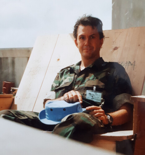 <b>I TJENESTE: </b>Lars Christian Braavold i Mogadishu i 1993, med en lyseblå FN-utgave av hatten amerikanerne likte å gå med. <b>I TJENESTE: </b>Lars Christian Braavold i Mogadishu i 1993, med en lyseblå FN-utgave av hatten amerikanerne likte å gå med.