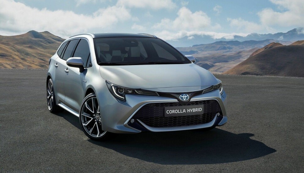Toyota har blitt adskillig tøffere på design de siste årene, det merkes særlig godt i fronten på nye Corolla. Toyota har blitt adskillig tøffere på design de siste årene, det merkes særlig godt i fronten på nye Corolla.