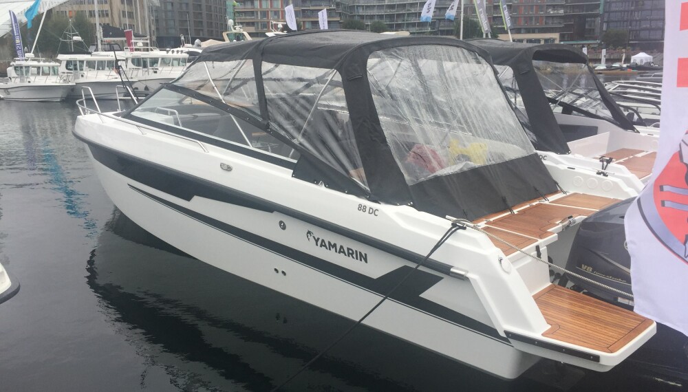 MESSE: Yamarin 88 DC på Båter i sjøen på Aker brygge MESSE: Yamarin 88 DC på Båter i sjøen på Aker brygge