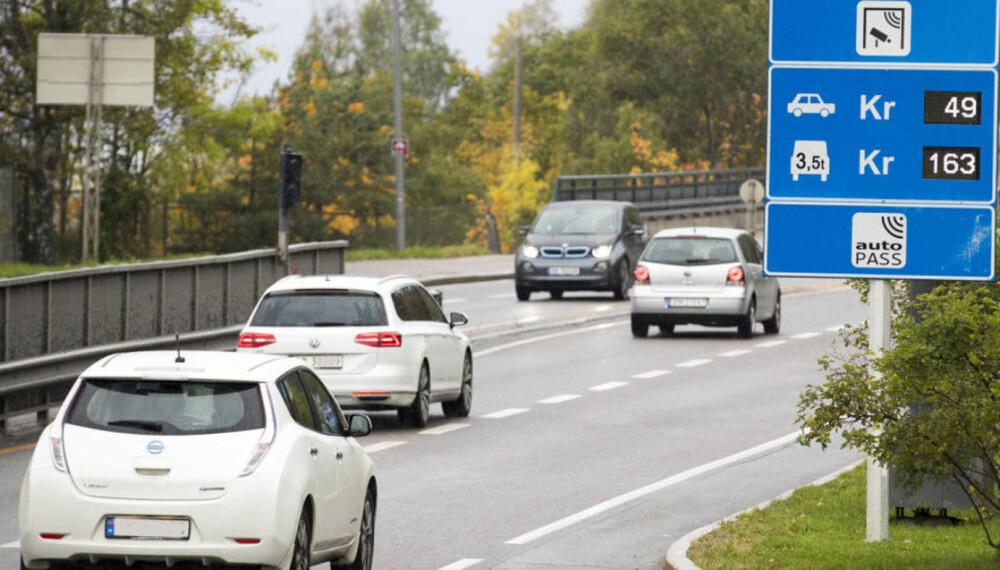 <b>ELBILENE MÅ BETALE BOMPENGER: </b>Fra 2019 må elbilene begynne å betale i bomringen i Oslo. Allerede i 2020 øker beløpet. Foto: Scanpix. <b>ELBILENE MÅ BETALE BOMPENGER: </b>Fra 2019 må elbilene begynne å betale i bomringen i Oslo. Allerede i 2020 øker beløpet. Foto: Scanpix.