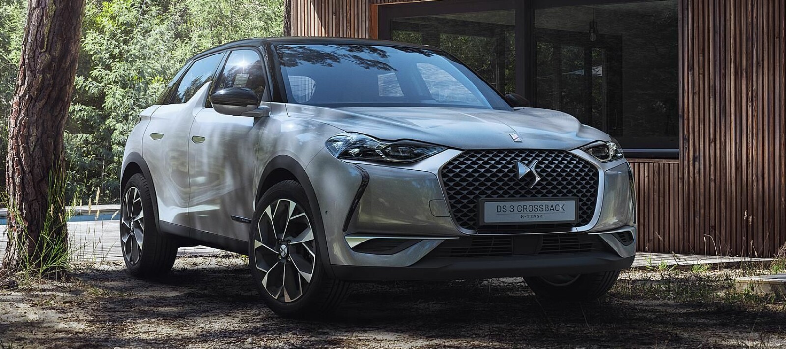 DS melder seg på i elbilmarkedet, deres første elektriske modell er akkurat offentlig. Bilen kommer på markedet til neste år. Allerede nå har nesten 1.000 norske kunder reservert den. DS melder seg på i elbilmarkedet, deres første elektriske modell er akkurat offentlig. Bilen kommer på markedet til neste år. Allerede nå har nesten 1.000 norske kunder reservert den.