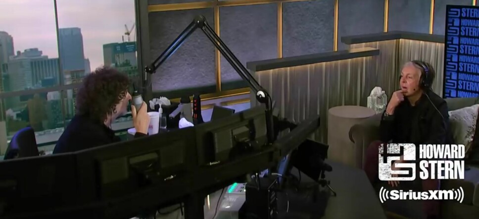 <b>LETTER PÅ SLØRET:</b> I et radiointervju med Howard Stern (til venstre), forteller McCartney hvem han opplevde som pådriveren for at The Beatles gikk i oppløsning. <b>LETTER PÅ SLØRET:</b> I et radiointervju med Howard Stern (til venstre), forteller McCartney hvem han opplevde som pådriveren for at The Beatles gikk i oppløsning.