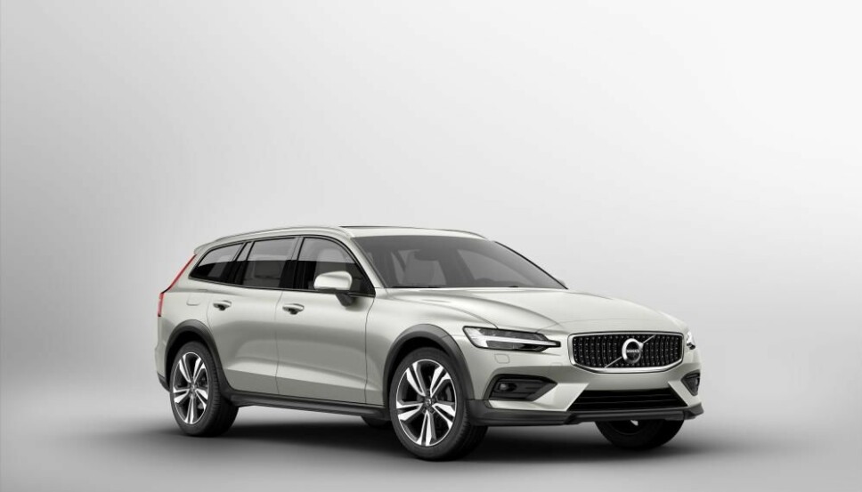 <b>NY VOLVO V60:</b> Her er den nye Volvo V60 Cross Country.Det kommer til å bli en modell mange nordmenn ønsker seg. En ladbar variant kommer først senere. <b>NY VOLVO V60:</b> Her er den nye Volvo V60 Cross Country.Det kommer til å bli en modell mange nordmenn ønsker seg. En ladbar variant kommer først senere.