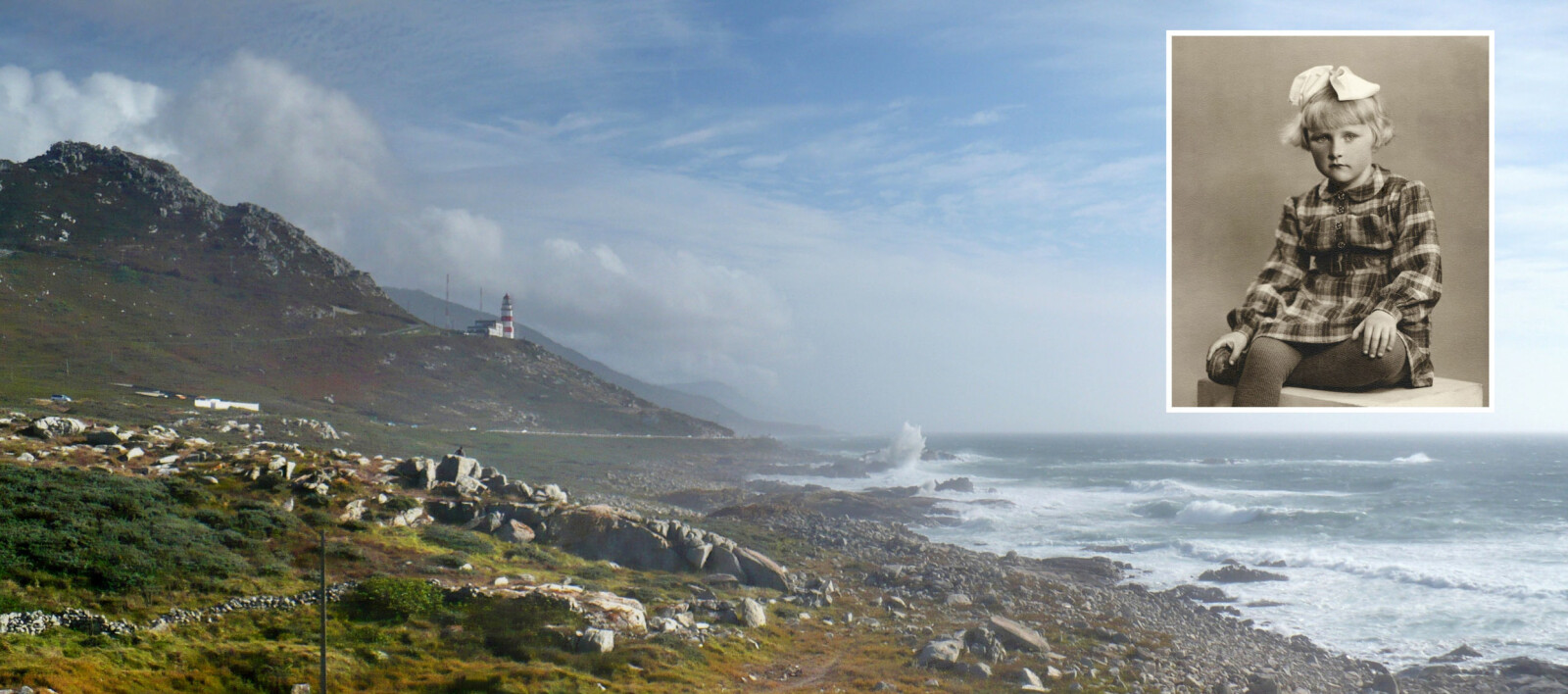 <b>SKJEBNEHAVET:</b> Her, ved de værbitte knausene på Cabo Silleiro utenfor Vigo, gikk «Thalassa» på grunn i et voldsomt uvær nyttårsaften 1948. En teori er at mannskapet ble lurt av lysene på det nye fyret, som sees på bildet, dersom de brukte kart som ikke var oppdaterte. Det gamle fyret lå lenger ned mot sjøen. <b>INNFELT:</b> Arnhild Karlsen kikker ettertenksomt mot fotografen hjemme i Norge en tid før reisen mot Galapagos. <b>SKJEBNEHAVET:</b> Her, ved de værbitte knausene på Cabo Silleiro utenfor Vigo, gikk «Thalassa» på grunn i et voldsomt uvær nyttårsaften 1948. En teori er at mannskapet ble lurt av lysene på det nye fyret, som sees på bildet, dersom de brukte kart som ikke var oppdaterte. Det gamle fyret lå lenger ned mot sjøen. <b>INNFELT:</b> Arnhild Karlsen kikker ettertenksomt mot fotografen hjemme i Norge en tid før reisen mot Galapagos.