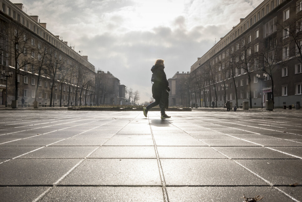 <b>UTOPIA:</b> Nowa Huta utenfor
Krakow ble bygget som
kommunismens utstillingsvindu
overfor resten av verden. Her,
på denne plassen, sto det en
gang en svær statue av Lenin.
Den ble borte i 1989. <b>UTOPIA:</b> Nowa Huta utenfor
Krakow ble bygget som
kommunismens utstillingsvindu
overfor resten av verden. Her,
på denne plassen, sto det en
gang en svær statue av Lenin.
Den ble borte i 1989.