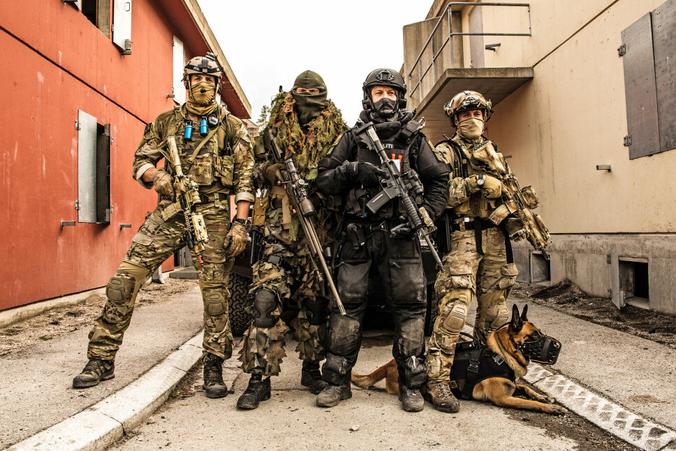 <b>NORSKE ELITESOLDATER: </b>Forsvarets spesialkommando, Marinejeger-kommandoen og Beredskaps-troppen trener på kontraterror i Rena leir, som en oppkjøring til øvelse Gemini
i 2014 <b>NORSKE ELITESOLDATER: </b>Forsvarets spesialkommando, Marinejeger-kommandoen og Beredskaps-troppen trener på kontraterror i Rena leir, som en oppkjøring til øvelse Gemini
i 2014