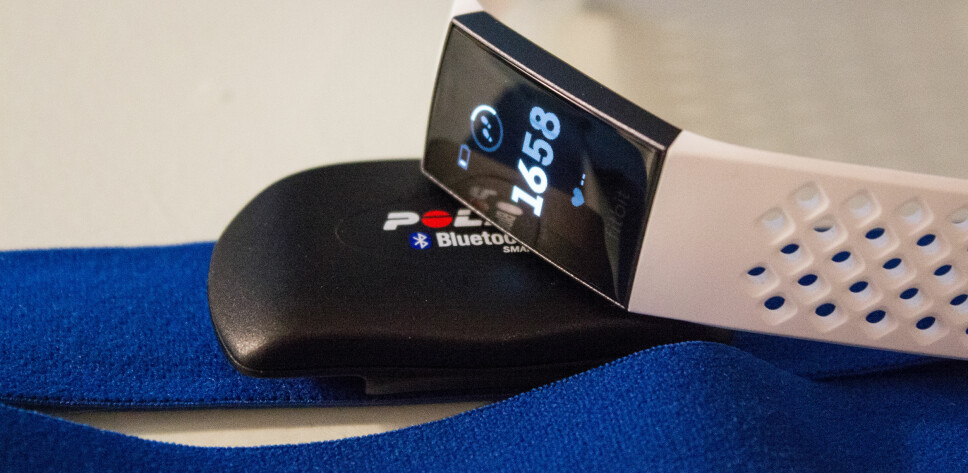 PULSMÅLING: Fitbit Charge 3 fungerer godt som pulsmåler og vi vanlige mosjonister kan trygt legge bort pulsbeltet. PULSMÅLING: Fitbit Charge 3 fungerer godt som pulsmåler og vi vanlige mosjonister kan trygt legge bort pulsbeltet.