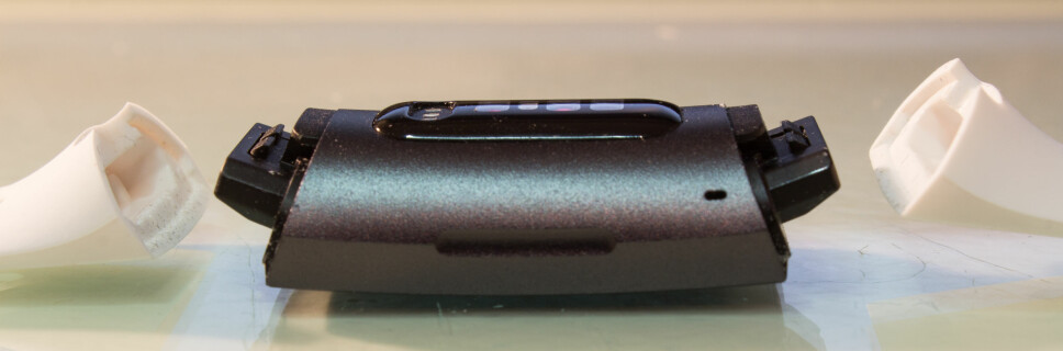 REMMER: Ett klikk og du bytter rem på Fitbit Charge 3 REMMER: Ett klikk og du bytter rem på Fitbit Charge 3