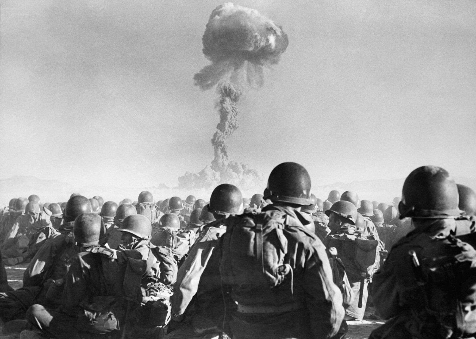 <b>DOMMEDAG TRUET:</b> To ganger
på 1960-tallet var verden på
randen av en katastrofal atomkrig.
Men beslutningstagerne
holdt hodet akkurat kaldt nok,
lenge nok. Bildet er fra en test i
Nevadaørkenen. <b>DOMMEDAG TRUET:</b> To ganger
på 1960-tallet var verden på
randen av en katastrofal atomkrig.
Men beslutningstagerne
holdt hodet akkurat kaldt nok,
lenge nok. Bildet er fra en test i
Nevadaørkenen.