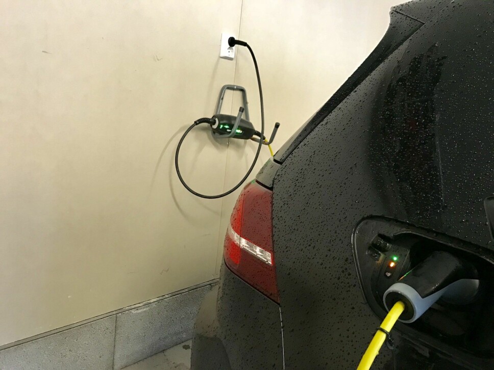 Denne løsningen er nok vanlig hos veldig mange med elbil eller ladbar hybrid. Men den kan få få svært skumle konsekvenser. Denne løsningen er nok vanlig hos veldig mange med elbil eller ladbar hybrid. Men den kan få få svært skumle konsekvenser.