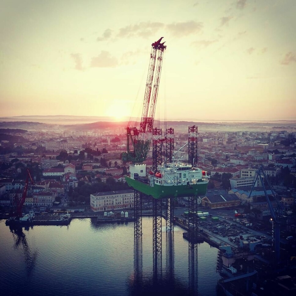 NYTT FARTØY: GeoSeas nyeste jackup-rigg "Apollo" har 107 meter høye ben. NYTT FARTØY: GeoSeas nyeste jackup-rigg "Apollo" har 107 meter høye ben.