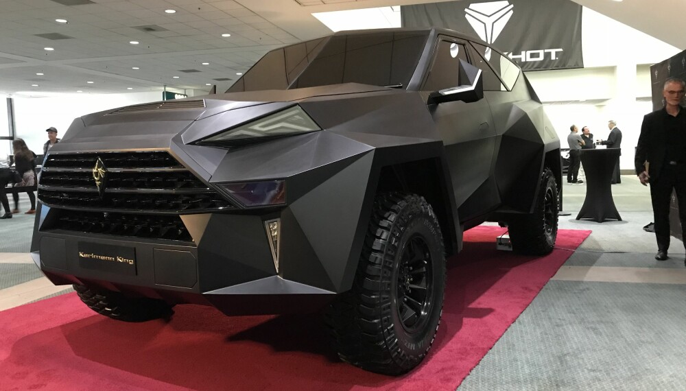 KARBONMONSTER: Karlmann King ruver på bilmessen i Los Angeles. KARBONMONSTER: Karlmann King ruver på bilmessen i Los Angeles.
