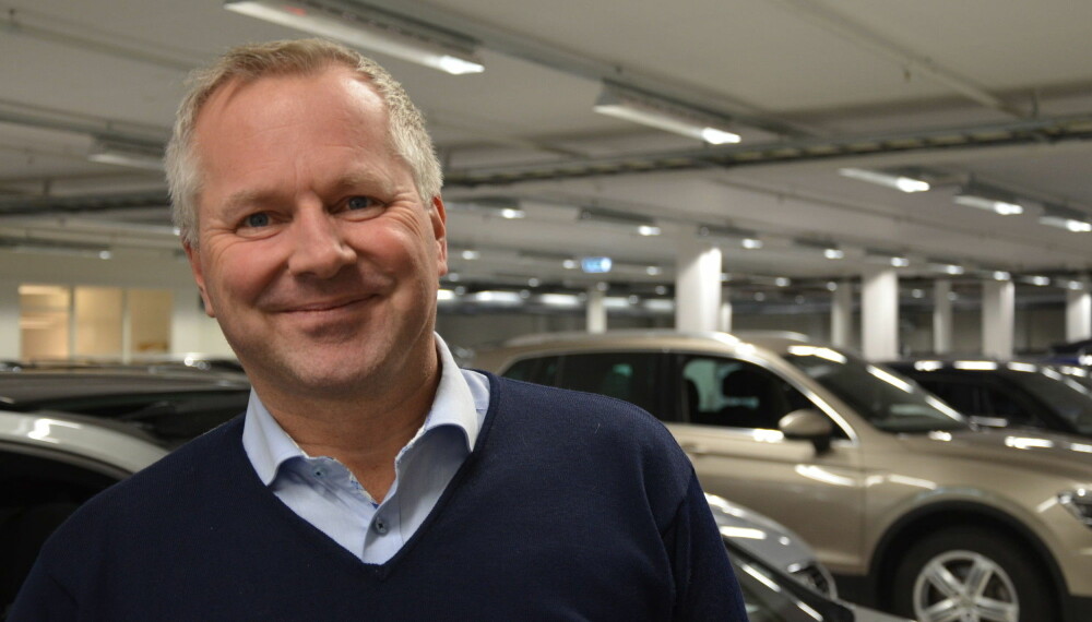 – Det første vi ser etter, er servicehistorikken. Det sier bruktbilsjef Gard Fredriksen i Møller Bil Asker og Bærum. Foto: Frank Williksen – Det første vi ser etter, er servicehistorikken. Det sier bruktbilsjef Gard Fredriksen i Møller Bil Asker og Bærum. Foto: Frank Williksen