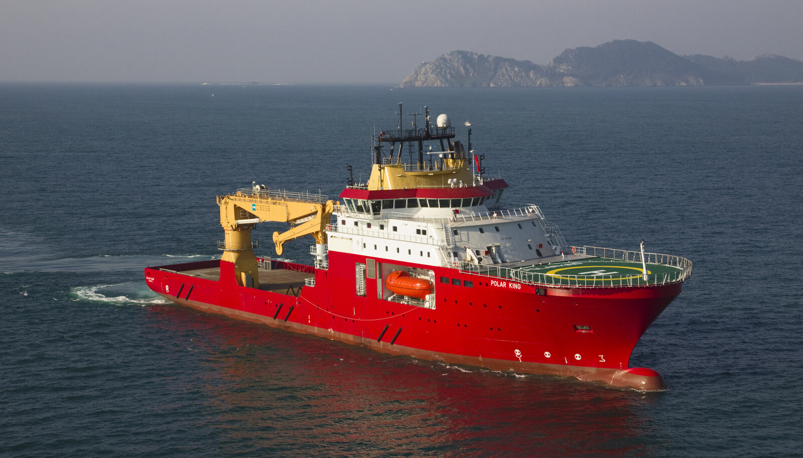 GRAVER: Etter Nexans Skagerak følger subsea-fartøyet Polar King, som graver kabelen om lag en meter ned i havbunnen. GRAVER: Etter Nexans Skagerak følger subsea-fartøyet Polar King, som graver kabelen om lag en meter ned i havbunnen.