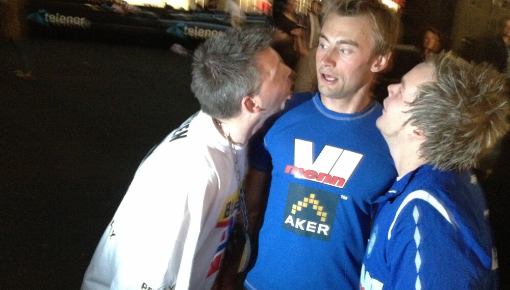GUTTA BOYS: Kompisene Vidar Berge (t.v) og Espen Tangstad fra Mosvika har fulgt Petter Europa rundt på jakt etter gullmedaljer. GUTTA BOYS: Kompisene Vidar Berge (t.v) og Espen Tangstad fra Mosvika har fulgt Petter Europa rundt på jakt etter gullmedaljer.