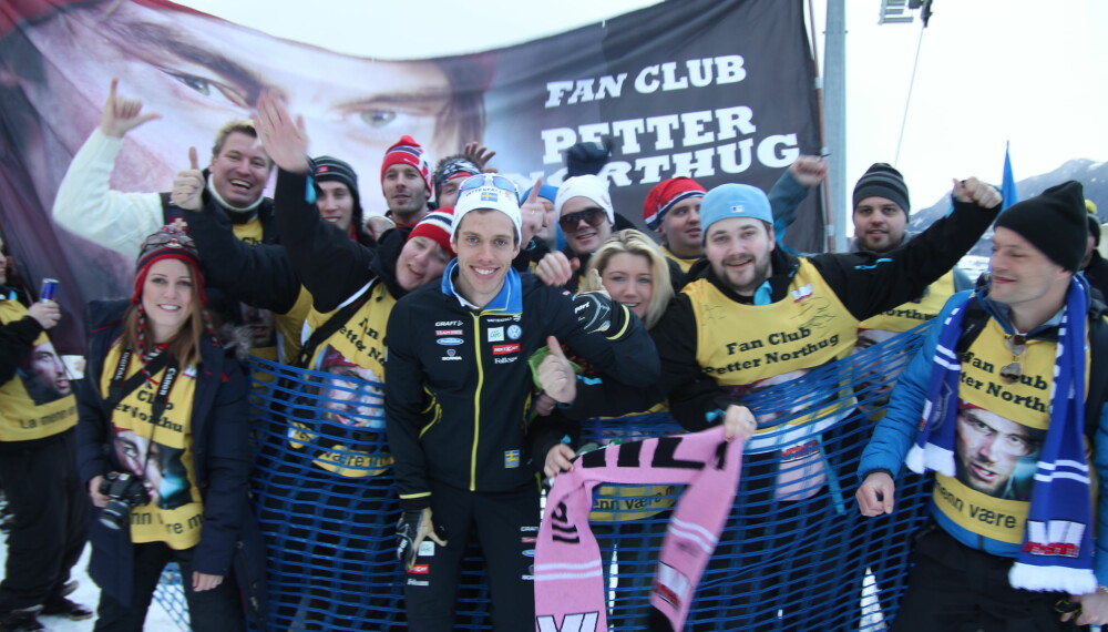 FAN CLUB: Vi Menn startet en fan club for Petter Northug, som lot høre fra seg i Val di Fiemme. Her er det rival Hellner som hilser på. FAN CLUB: Vi Menn startet en fan club for Petter Northug, som lot høre fra seg i Val di Fiemme. Her er det rival Hellner som hilser på.