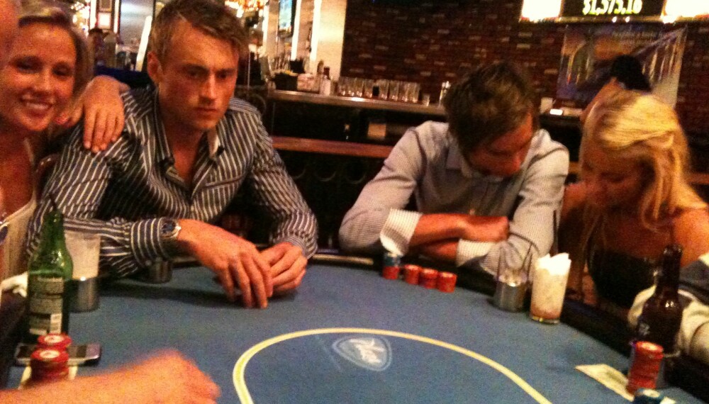 TRIVES VED FILTEN: Tilbake i Vegas sommeren 2011, med den reneste familiesamling ved filten. TRIVES VED FILTEN: Tilbake i Vegas sommeren 2011, med den reneste familiesamling ved filten.