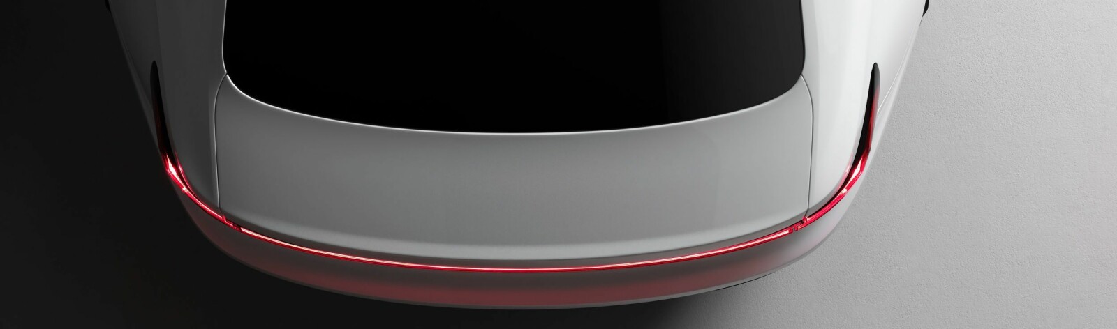 POLESTAR 2: Polestar er Volvos prestisjemerke og Polestar 2 blir selskapets første helelektriske bil. Selv sier Polestar at Polestar 2 skal bli en utfordrer til Tesla Model 3. POLESTAR 2: Polestar er Volvos prestisjemerke og Polestar 2 blir selskapets første helelektriske bil. Selv sier Polestar at Polestar 2 skal bli en utfordrer til Tesla Model 3.