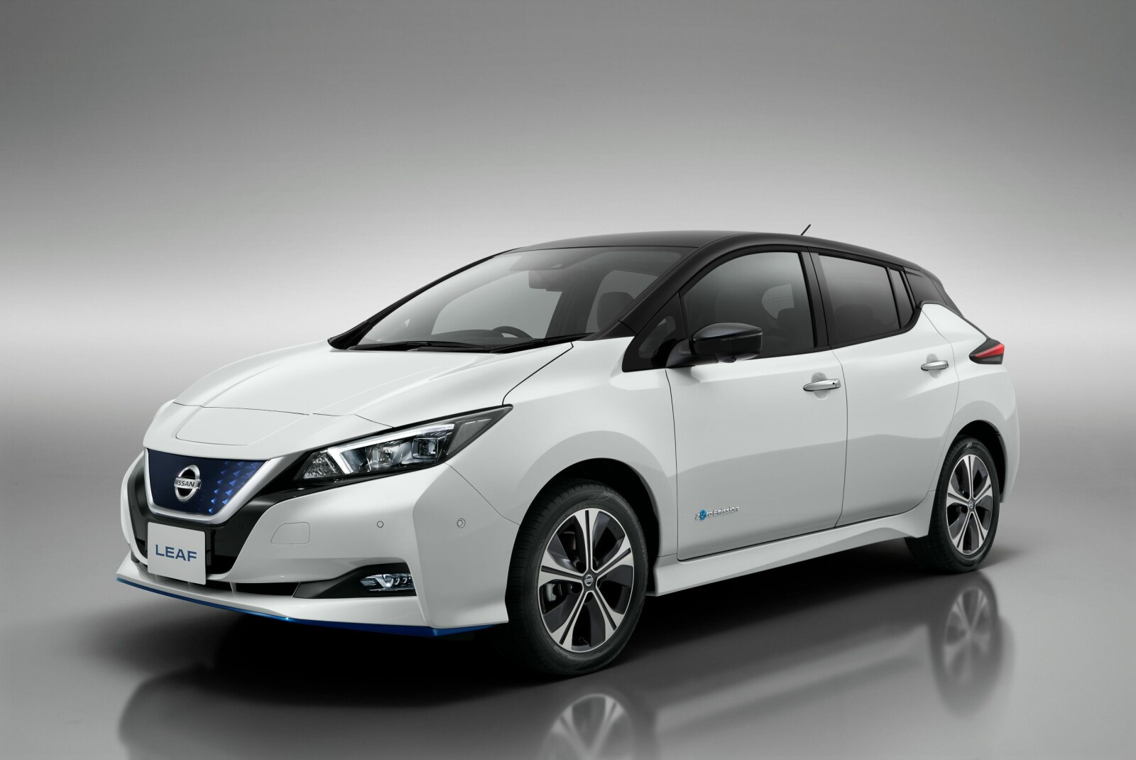 SPESIALVERSJON: I første omgang kommer 62 kWt-versjonen i kun 5000 eksemplarer. Nissan mener de kan raskt kan forsyne markedet med flere biler dersom etterspørselen er der. SPESIALVERSJON: I første omgang kommer 62 kWt-versjonen i kun 5000 eksemplarer. Nissan mener de kan raskt kan forsyne markedet med flere biler dersom etterspørselen er der.