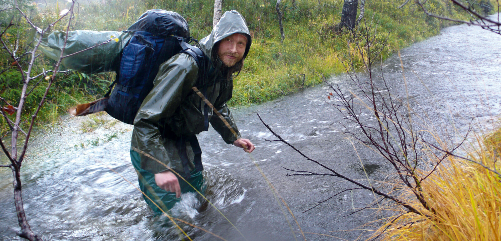 <b>FARLIG VÆR:</b> Lave temperaturer og kraftig nedbør gir rask nedkjøling av kroppen. <b>FARLIG VÆR:</b> Lave temperaturer og kraftig nedbør gir rask nedkjøling av kroppen.