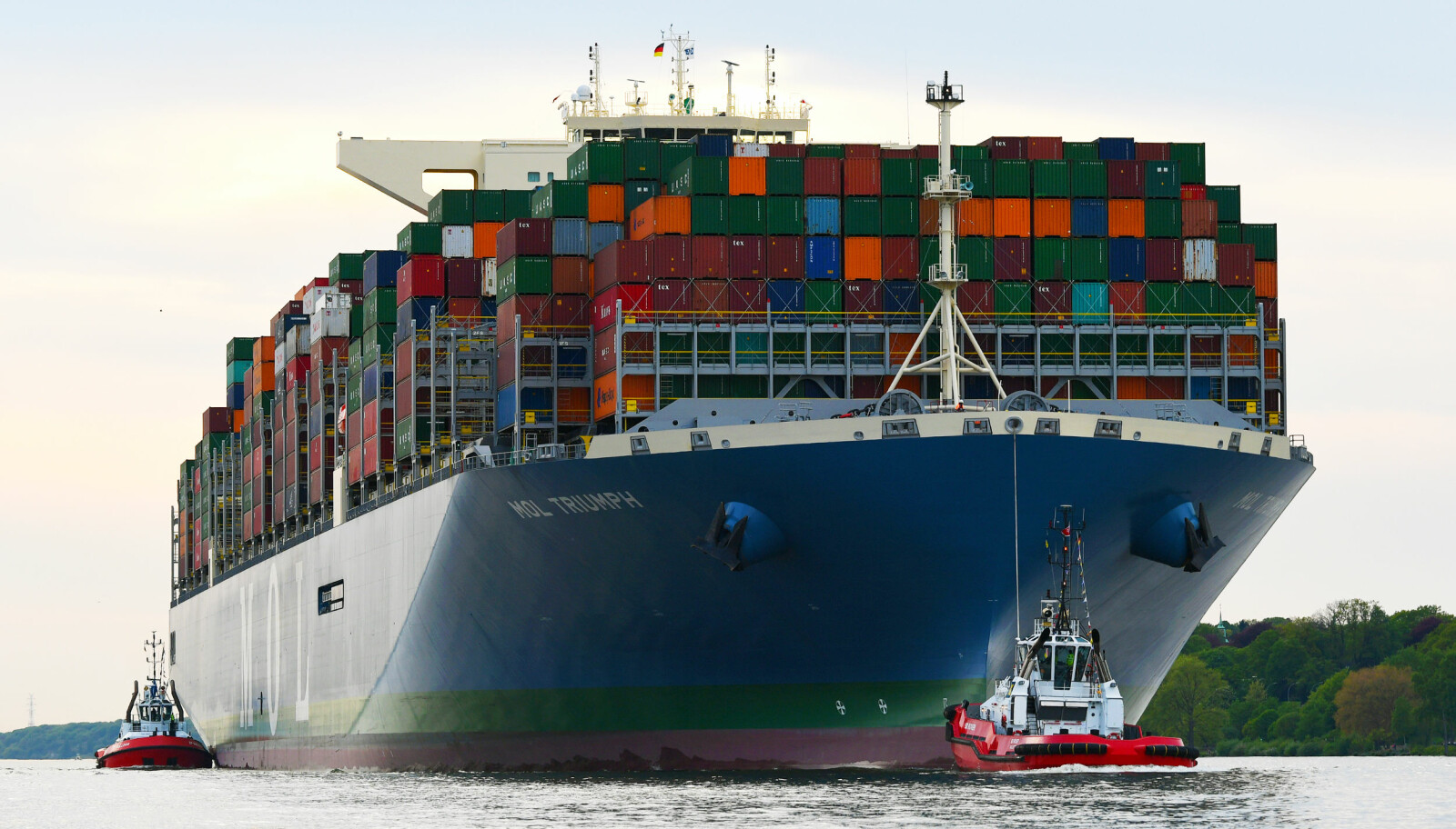 <b>MEGAFRAKTER: </b>MOL Triumph er verdens første containerskip med kapasitet på over 20 000 standardcontainere. En full last er nok til å redde jula for et helt land <b>MEGAFRAKTER: </b>MOL Triumph er verdens første containerskip med kapasitet på over 20 000 standardcontainere. En full last er nok til å redde jula for et helt land