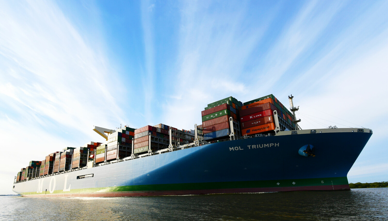 <b>HANDELSVEI:</b> Nitti prosent av all frakt skjer på havene, og det meste kommer fra Kina. Dermed har verdenshandelen behov for stadig større containerskip som MOL Triumph. <b>HANDELSVEI:</b> Nitti prosent av all frakt skjer på havene, og det meste kommer fra Kina. Dermed har verdenshandelen behov for stadig større containerskip som MOL Triumph.