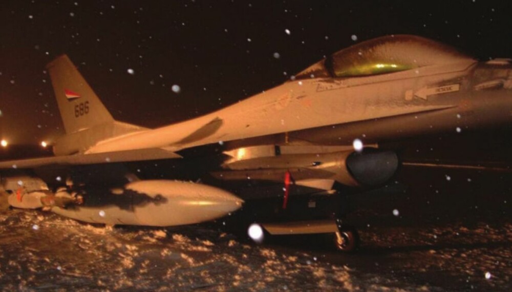 <b>KRASJ NUMMER 2: </b>I 2002 havarerte «686» for andre gang etter et bombetokt over Afghanistan. Foto: f-16.net <b>KRASJ NUMMER 2: </b>I 2002 havarerte «686» for andre gang etter et bombetokt over Afghanistan. Foto: f-16.net